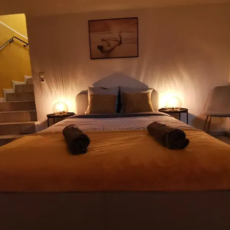 Yellow Dream Corner Apartment *