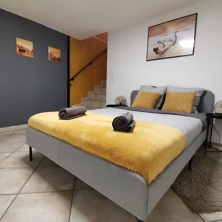 Yellow Dream Corner * Gex