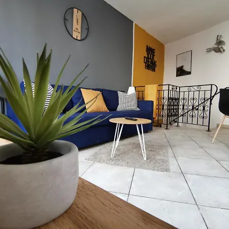 Apartment Yellow Dream Corner *