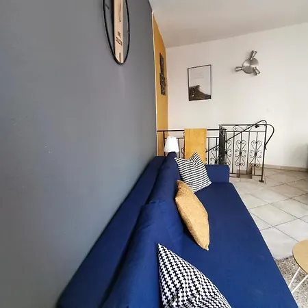Yellow Dream Corner Apartment